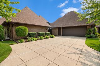 9095 S Saginaw Road 10, Grand Blanc, MI 48439