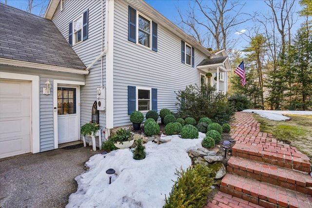 6 Maple Drive, Bedford, NH 03110