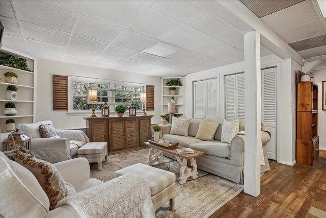 6 Maple Drive, Bedford, NH 03110