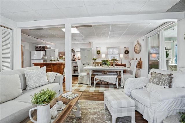 6 Maple Drive, Bedford, NH 03110