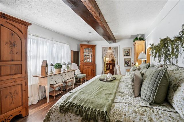 6 Maple Drive, Bedford, NH 03110