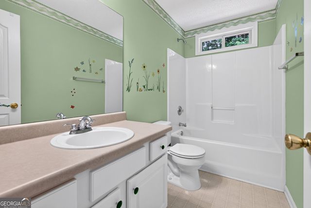 315 Cloverwood Drive, Fayetteville, GA 30215