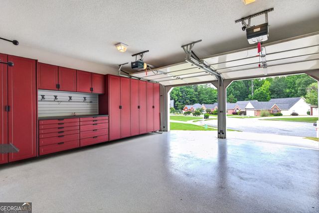 315 Cloverwood Drive, Fayetteville, GA 30215