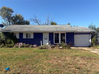 4309 Benton Street NE, Cedar Rapids, IA 52402