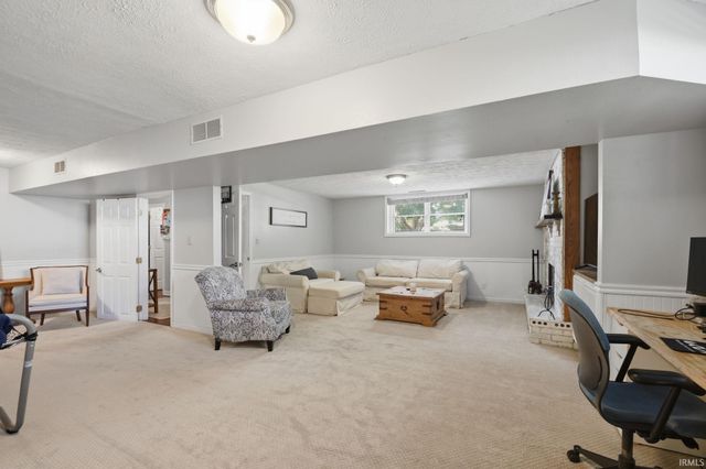 1059 S Southernview Drive, Lafayette, IN 47909