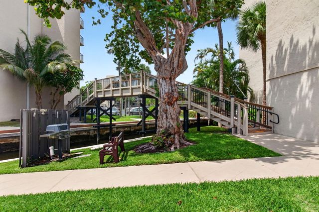 12 Royal Palm Way 501, Boca Raton, FL 33432