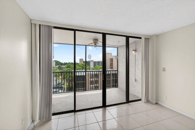 12 Royal Palm Way 501, Boca Raton, FL 33432