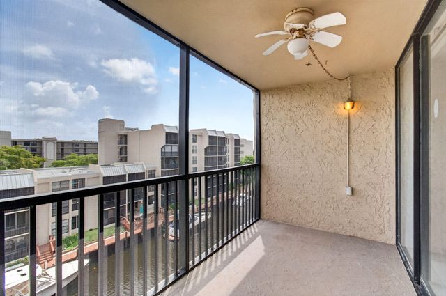 12 Royal Palm Way 501, Boca Raton, FL 33432