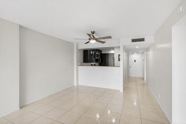 12 Royal Palm Way 501, Boca Raton, FL 33432