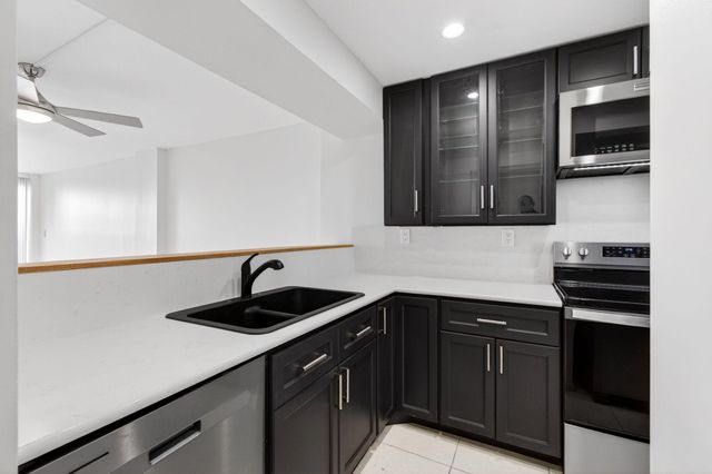 12 Royal Palm Way 501, Boca Raton, FL 33432