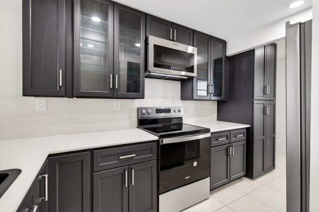 12 Royal Palm Way 501, Boca Raton, FL 33432