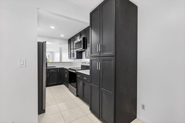 12 Royal Palm Way 501, Boca Raton, FL 33432