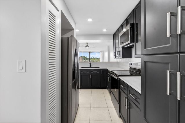 12 Royal Palm Way 501, Boca Raton, FL 33432