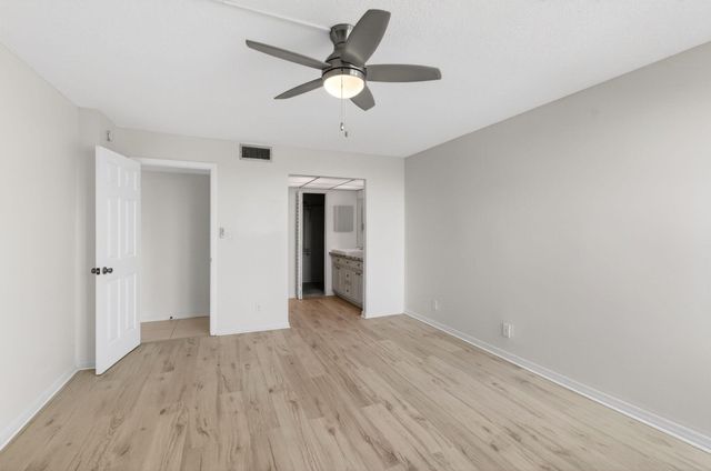 12 Royal Palm Way 501, Boca Raton, FL 33432