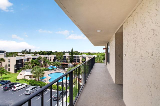 12 Royal Palm Way 501, Boca Raton, FL 33432