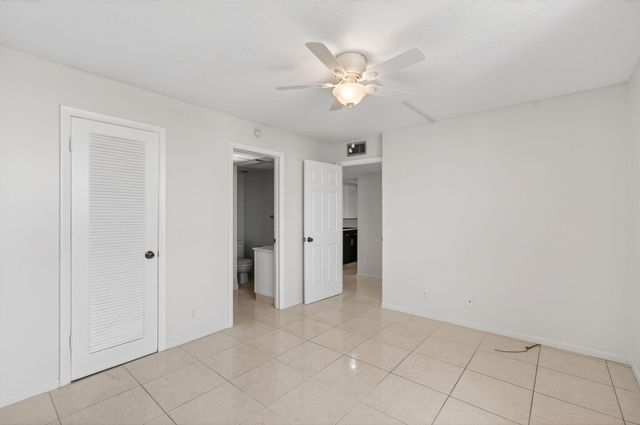 12 Royal Palm Way 501, Boca Raton, FL 33432