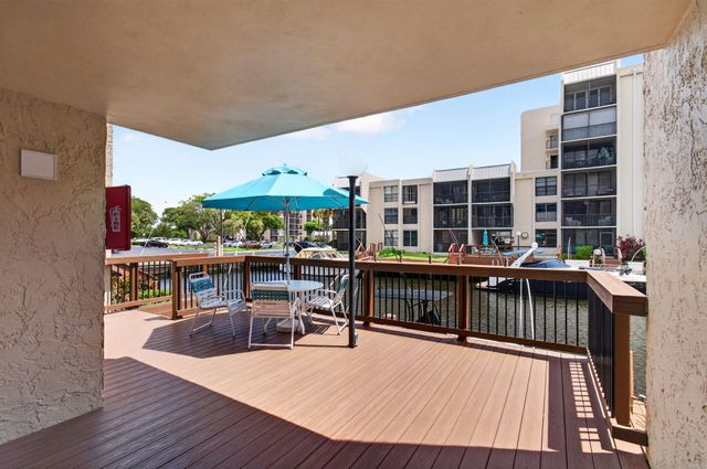 12 Royal Palm Way 501, Boca Raton, FL 33432