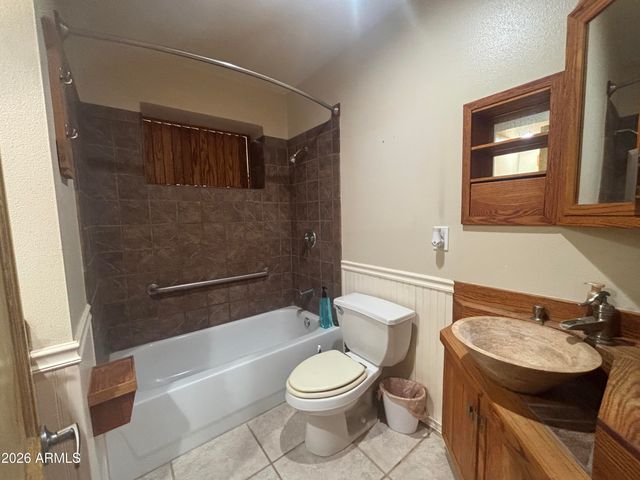 8042 N 28TH Avenue, Phoenix, AZ 85051