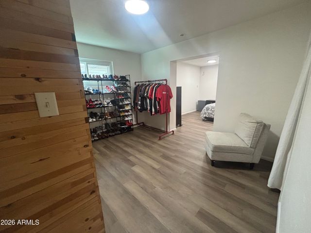 8042 N 28TH Avenue, Phoenix, AZ 85051