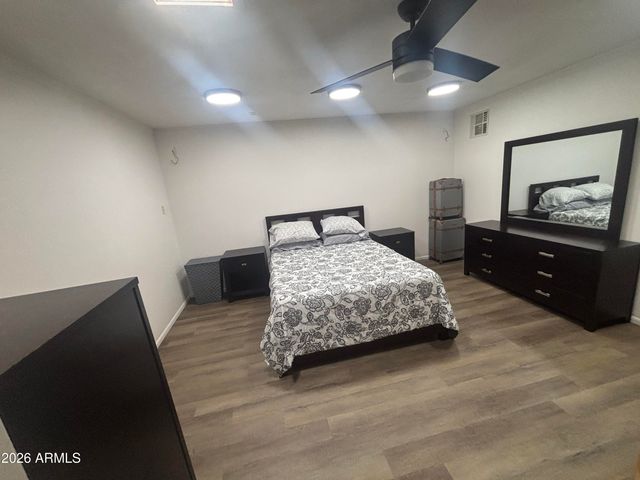 8042 N 28TH Avenue, Phoenix, AZ 85051