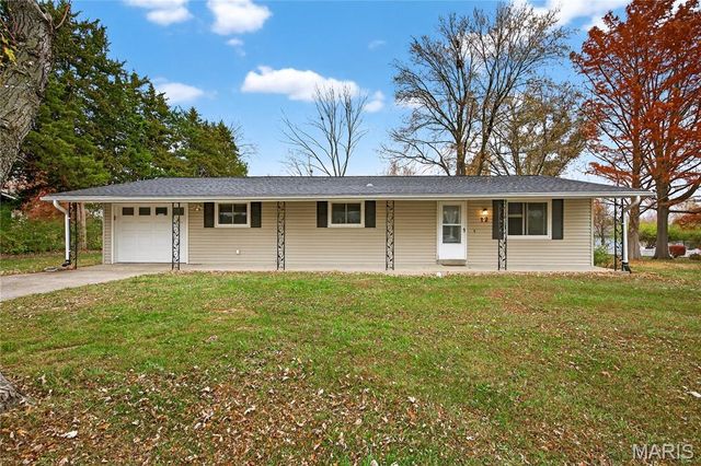 12 Tomahawk Lane, Warrenton, MO 63383
