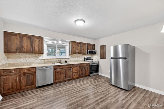 12 Tomahawk Lane, Warrenton, MO 63383