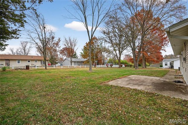 12 Tomahawk Lane, Warrenton, MO 63383