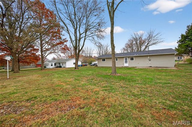 12 Tomahawk Lane, Warrenton, MO 63383