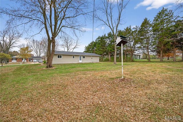 12 Tomahawk Lane, Warrenton, MO 63383