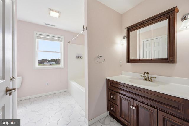 2576 HOOPERS ISLAND RD, Fishing Creek, MD 21634