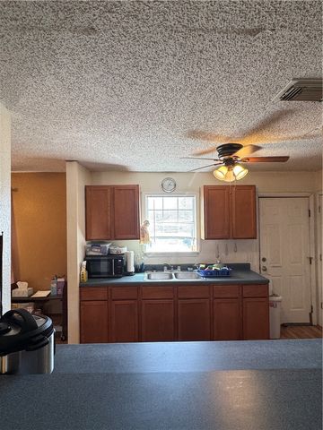 6785 Theresia St, Robstown, TX 78380