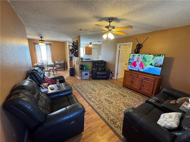 6785 Theresia St, Robstown, TX 78380
