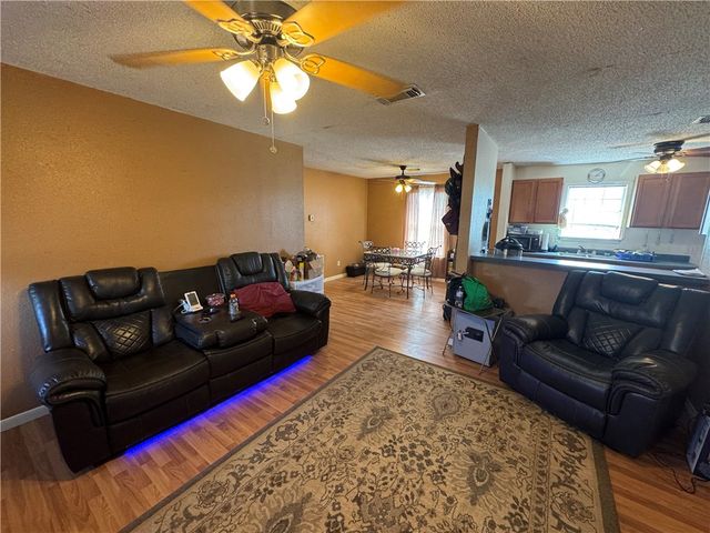 6785 Theresia St, Robstown, TX 78380