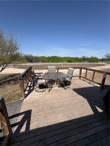 6785 Theresia St, Robstown, TX 78380