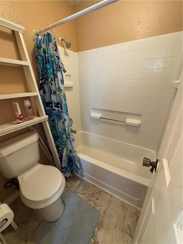 6785 Theresia St, Robstown, TX 78380