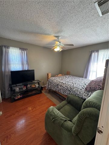 6785 Theresia St, Robstown, TX 78380