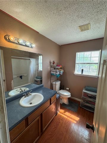 6785 Theresia St, Robstown, TX 78380