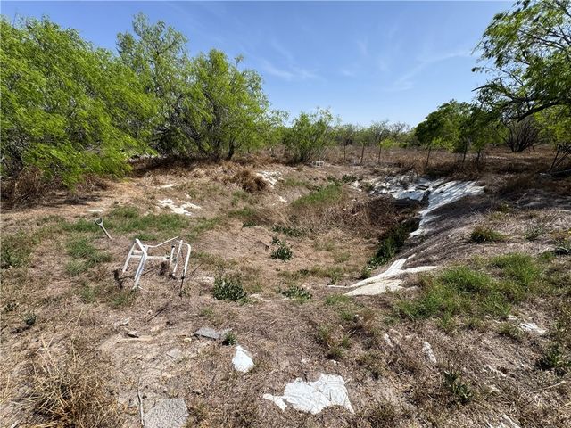 6785 Theresia St, Robstown, TX 78380