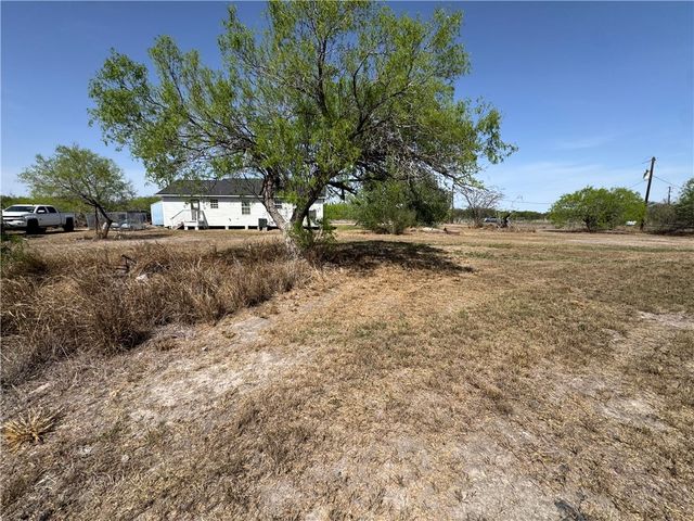 6785 Theresia St, Robstown, TX 78380