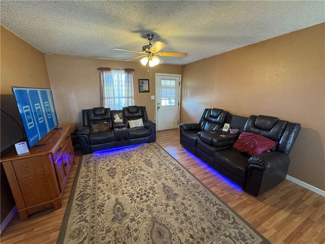6785 Theresia St, Robstown, TX 78380