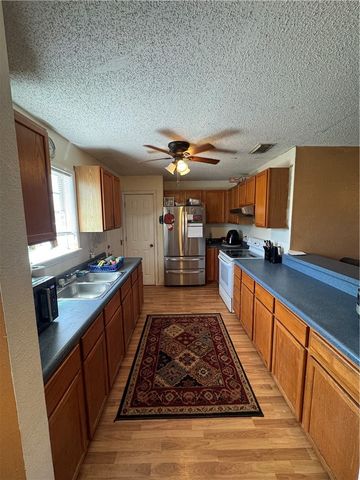6785 Theresia St, Robstown, TX 78380