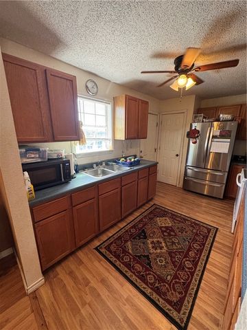 6785 Theresia St, Robstown, TX 78380