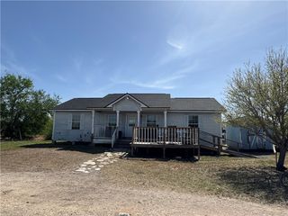 6785 Theresia St, Robstown, TX 78380