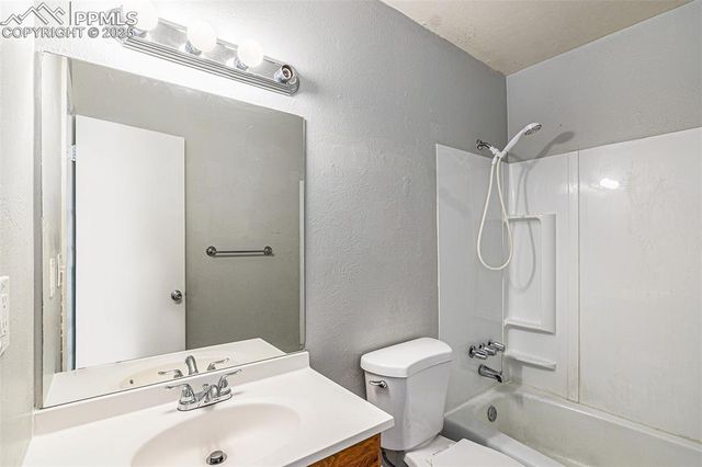 4025 Ruskin Way, Colorado Springs, CO 80910