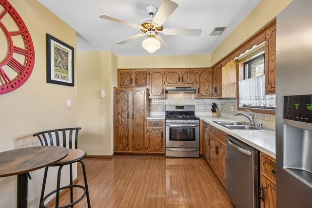 16518 Crescent Avenue 2N, Tinley Park, IL 60477