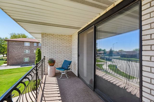 16518 Crescent Avenue 2N, Tinley Park, IL 60477