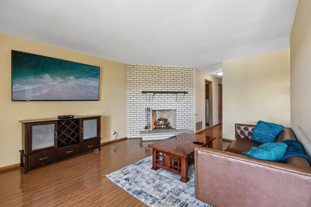 16518 Crescent Avenue 2N, Tinley Park, IL 60477
