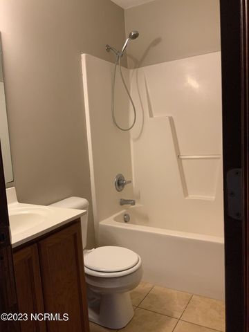 110 Littleleaf Court, Jacksonville, NC 28540