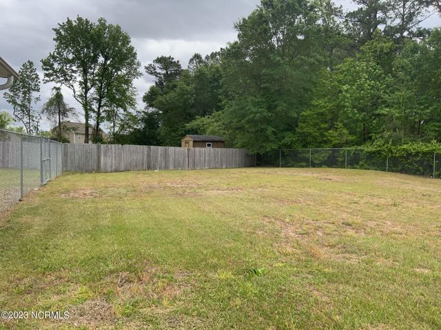 110 Littleleaf Court, Jacksonville, NC 28540