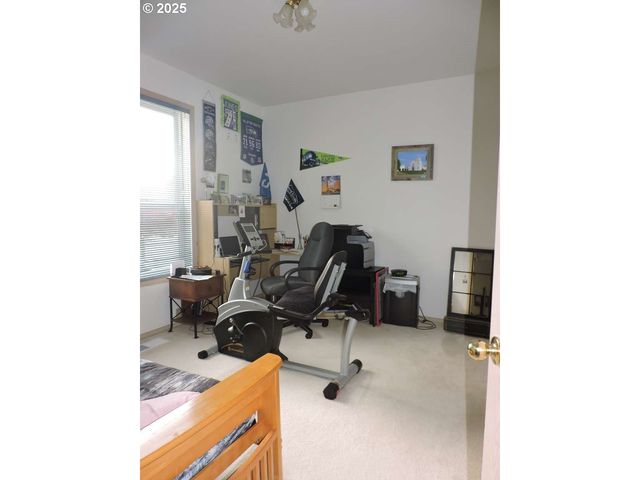 47 Sw GARDENIA Ave, Warrenton, OR 97146